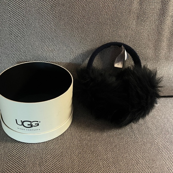 New! Ugg tech earmuffs - Picture 6 of 7